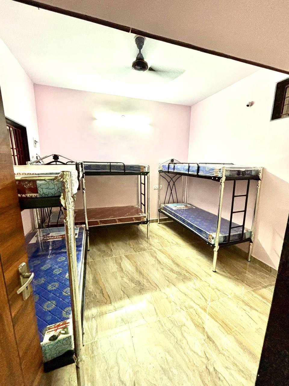 SS Ladies Hostel Z Block second-floor six-sharing Non-AC room